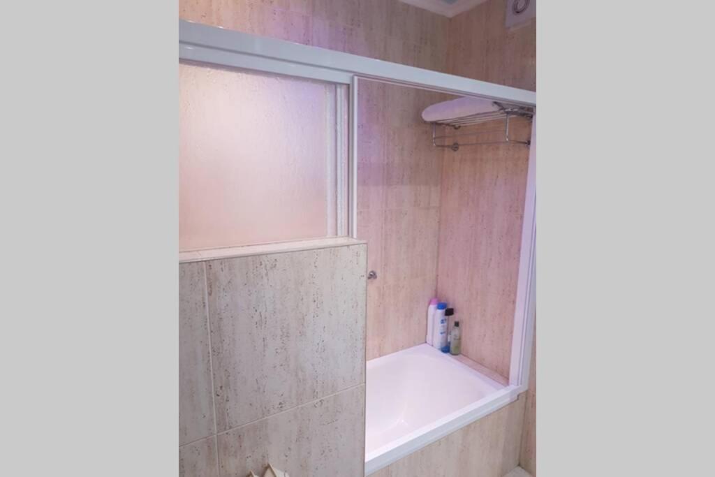 Apartamento Apto. Reformado Primera Línea Playa De Samil, *